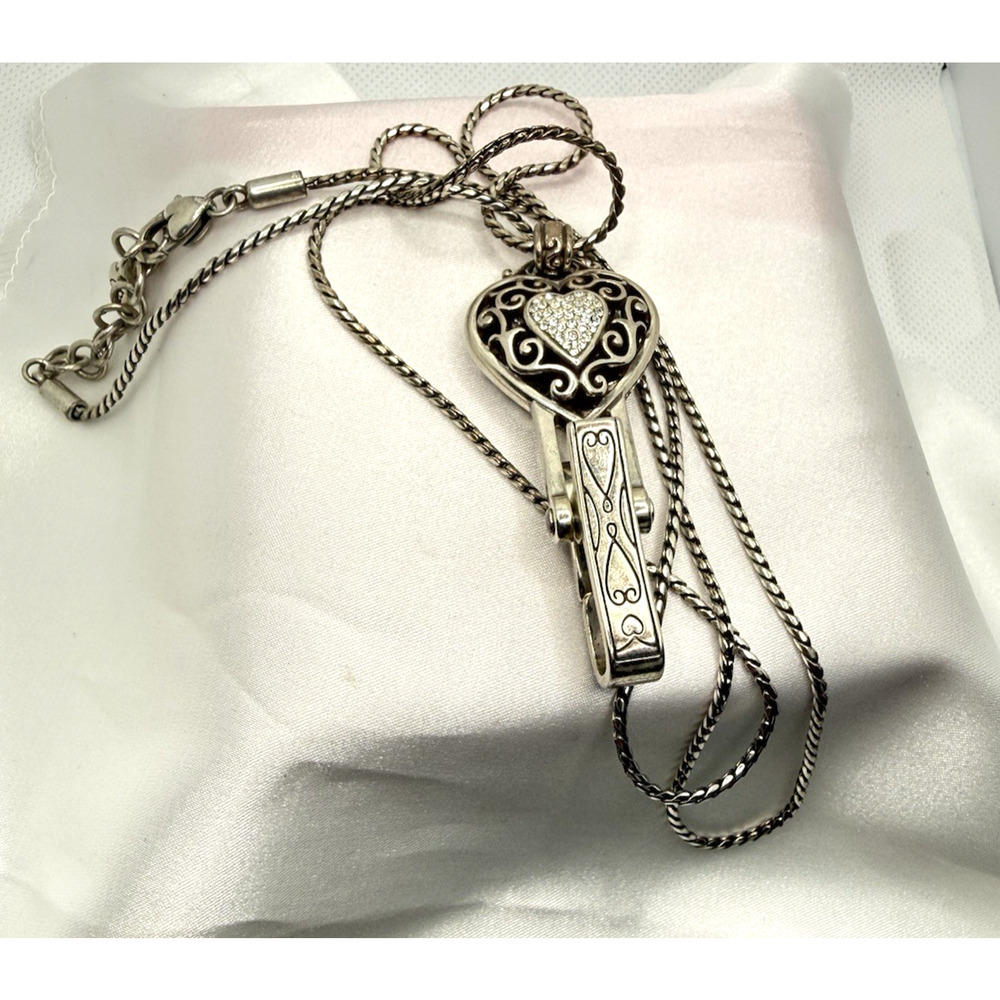 BRIGHTON Reno Heart Badge Clip Lanyard SWAROVSKI Scrollwork SilverPlate 32-34” - Picture 3 of 8
